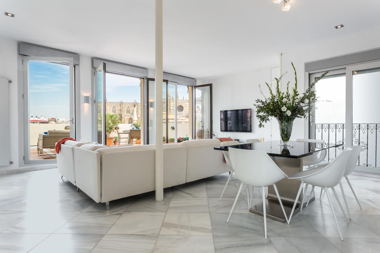 Puerta Del Leon Apartment Sevilla Bagian luar foto